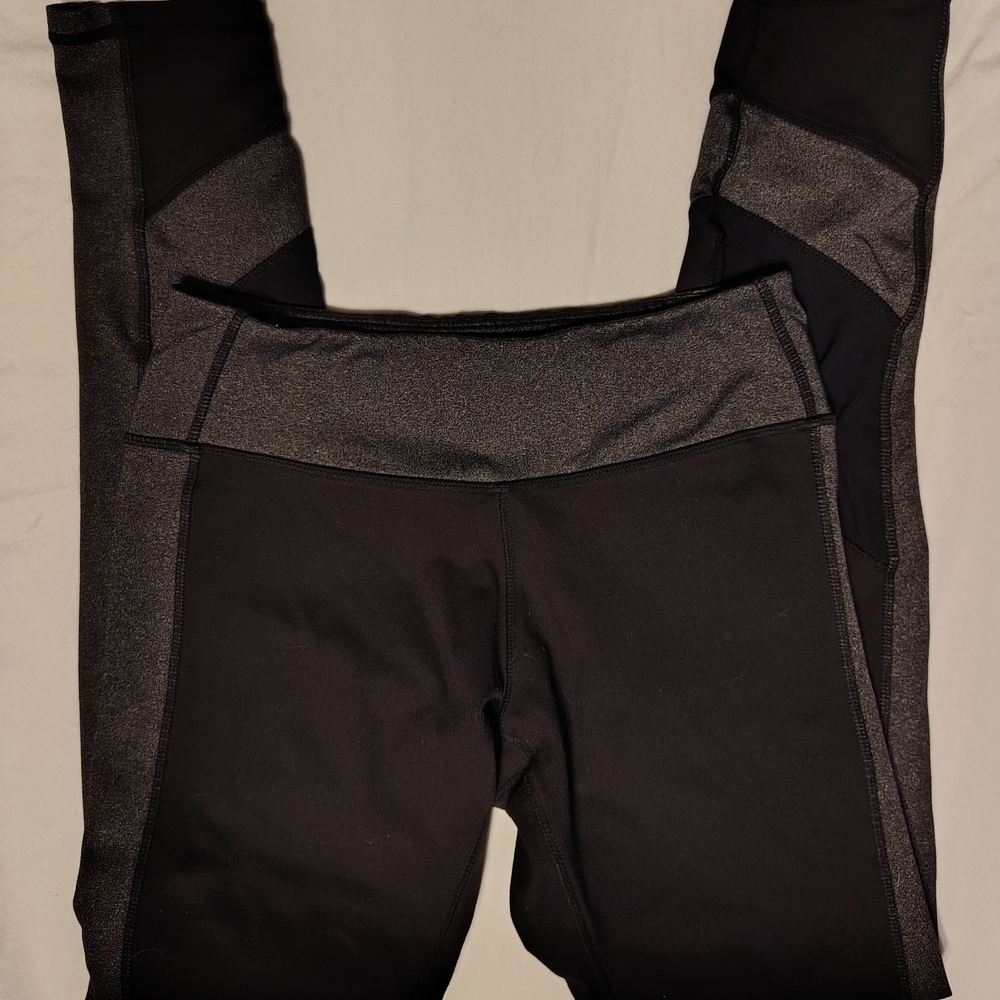 Kyodan Charcoal & Gray Panelled Waist Zipper Pocket 7/8 Leggings Size P/S